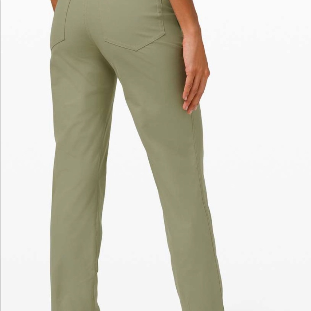 NWT: Lululemon City Sleek 5 pocket 7/8 Pant, Sz 4